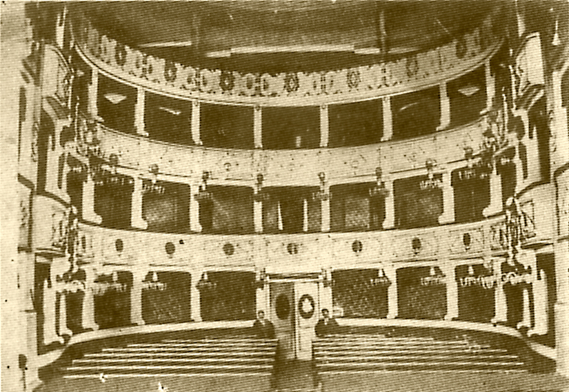 Teatro comunale putignano interno